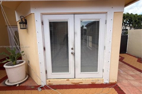 Villa ou maison à louer à Miami, Floride: 4 chambres, 226.5 m2 № 1999525 - photo 22