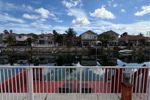 Villa ou maison à louer à Miami, Floride: 4 chambres, 226.5 m2 № 1999525 - photo 15