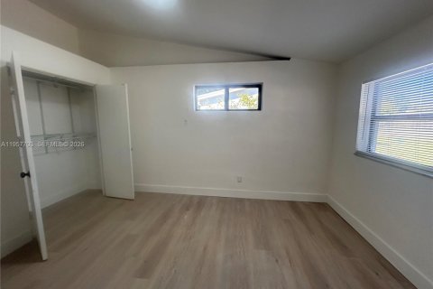 House in Miami Gardens, Florida 3 bedrooms, 157.38 sq.m. № 2011500 - photo 17