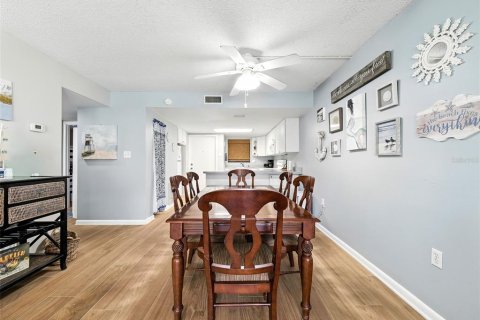 Condo in New Smyrna Beach, Florida, 2 bedrooms  № 1888481 - photo 15