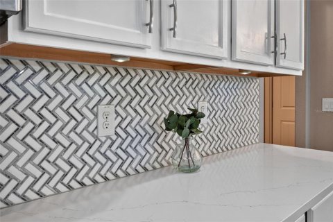 Villa ou maison à vendre à Deltona, Floride: 4 chambres, 227.52 m2 № 2324204 - photo 11