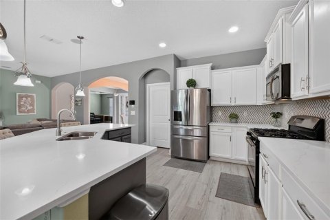 Villa ou maison à vendre à Deltona, Floride: 4 chambres, 227.52 m2 № 2324204 - photo 9
