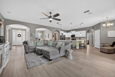 Villa ou maison à vendre à Deltona, Floride: 4 chambres, 227.52 m2 № 2324204 - photo 3