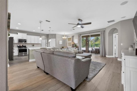 Villa ou maison à vendre à Deltona, Floride: 4 chambres, 227.52 m2 № 2324204 - photo 15