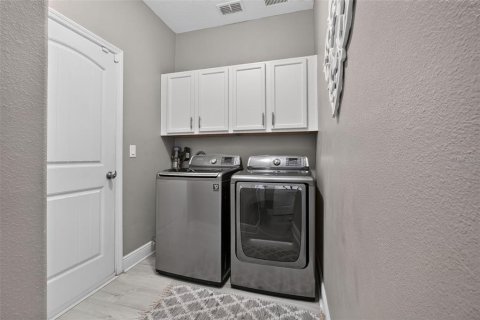 Villa ou maison à vendre à Deltona, Floride: 4 chambres, 227.52 m2 № 2324204 - photo 28