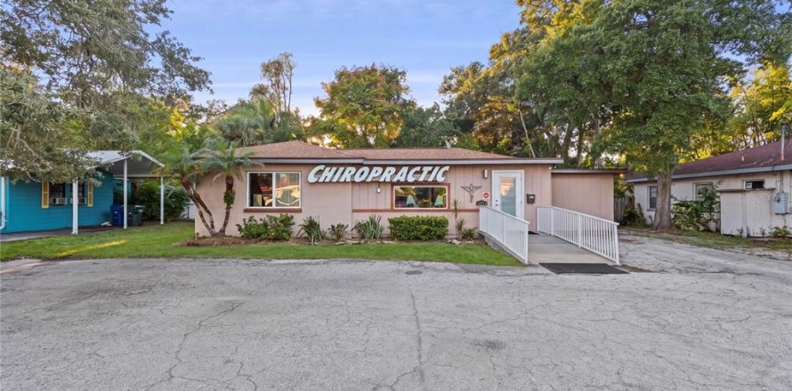 Immobilier commercial à Largo, Floride 141.77 m2 № 2418530