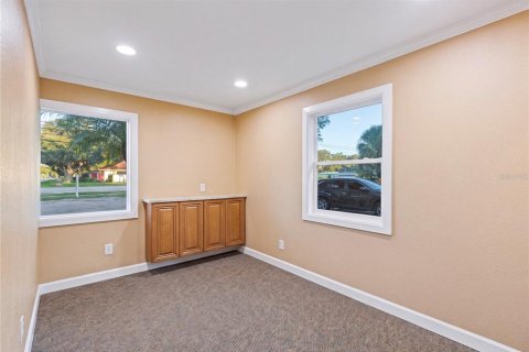 Immobilier commercial à vendre à Largo, Floride: 141.77 m2 № 2418530 - photo 15