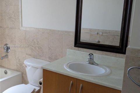 Condo in Miami, Florida, 1 bedroom  № 1943389 - photo 8