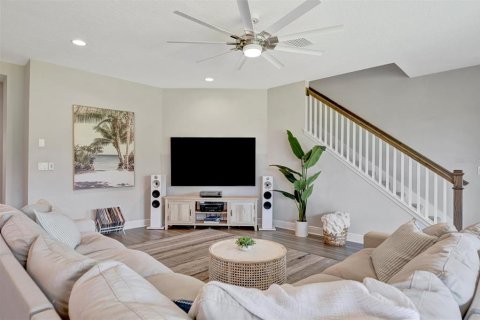 House in Parrish, Florida 5 bedrooms, 334.17 sq.m. № 1883918 - photo 9