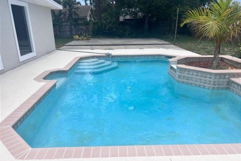 Casa en alquiler en Sarasota, Florida, 3 dormitorios, 105.26 m2 № 1912884 - foto 2