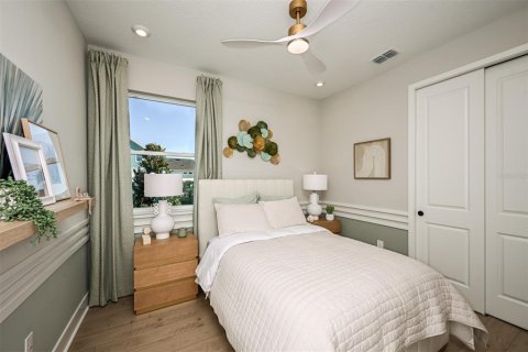 House in Wesley Chapel, Florida 4 bedrooms, 215.81 sq.m. № 1871178 - photo 12