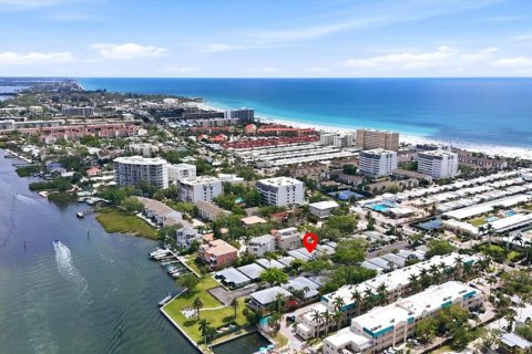 Villa ou maison à vendre à Sarasota, Floride: 2 chambres, 155.33 m2 № 2417042 - photo 2