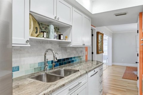 Villa ou maison à vendre à Sarasota, Floride: 2 chambres, 155.33 m2 № 2417042 - photo 21