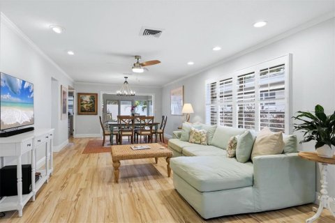 Villa ou maison à vendre à Sarasota, Floride: 2 chambres, 155.33 m2 № 2417042 - photo 11