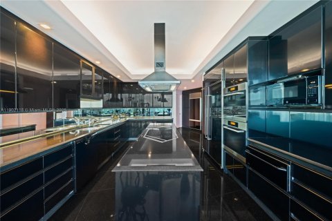 Condo in Miami Beach, Florida, 3 bedrooms  № 1956009 - photo 18