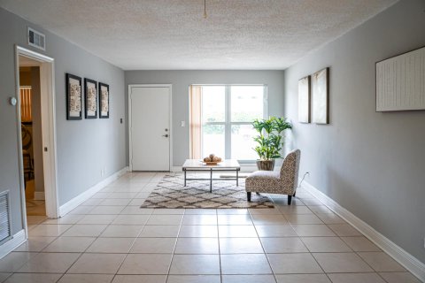 Condo in Boca Raton, Florida, 2 bedrooms  № 2250770 - photo 2