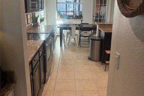 House in Apopka, Florida 4 bedrooms, 236.53 sq.m. № 2108530 - photo 4
