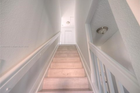 Casa en venta en Orlando, Florida, 5 dormitorios, 228.26 m2 № 2230738 - foto 18