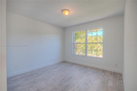 Casa en venta en Orlando, Florida, 5 dormitorios, 228.26 m2 № 2230738 - foto 17