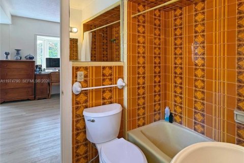 Casa en venta en Miami, Florida, 4 dormitorios, 281.96 m2 № 2036103 - foto 21