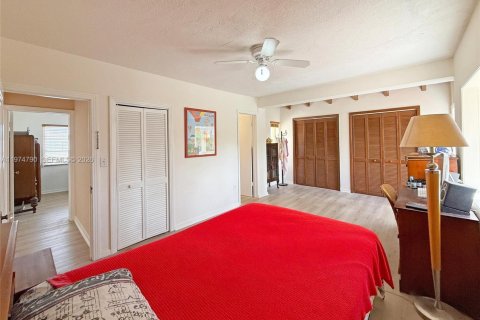 Casa en venta en Miami, Florida, 4 dormitorios, 281.96 m2 № 2036103 - foto 23