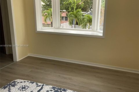 House in Miami, Florida 4 bedrooms, 281.96 sq.m. № 2036103 - photo 7