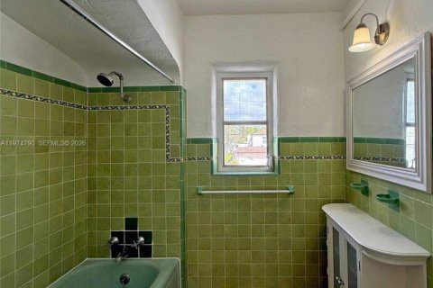 Casa en venta en Miami, Florida, 4 dormitorios, 281.96 m2 № 2036103 - foto 27