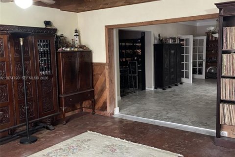 House in Miami, Florida 4 bedrooms, 281.96 sq.m. № 2036103 - photo 4