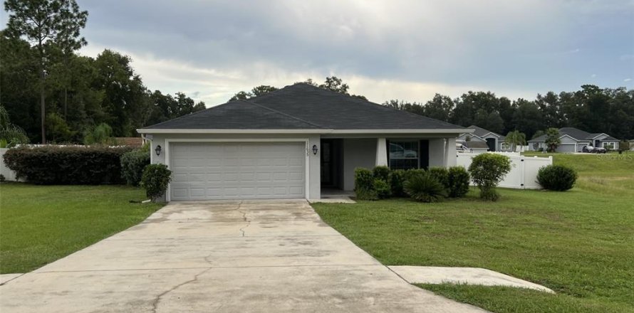 Casa en Ocala, Florida 4 dormitorios, 159.98 m2 № 1899929