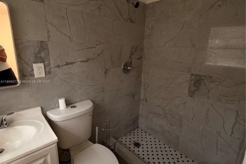 Снять в аренду виллу или дом в Форт-Лодердейл, Флорида 1 спальня, 169.64м2, № 1950873 - фото 11