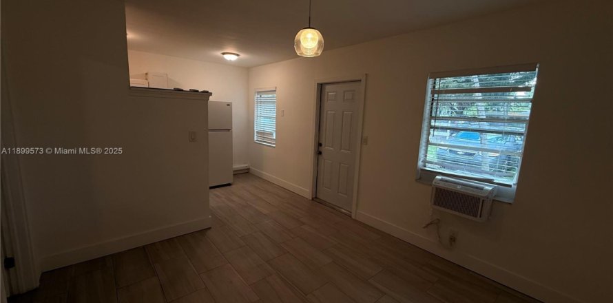 Дом в Форт-Лодердейл, Флорида 1 спальня, 169.64м2 № 1950873