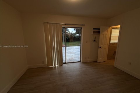 Снять в аренду виллу или дом в Форт-Лодердейл, Флорида 1 спальня, 169.64м2, № 1950873 - фото 5