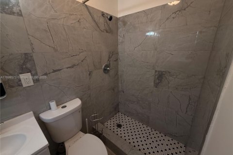 Снять в аренду виллу или дом в Форт-Лодердейл, Флорида 1 спальня, 169.64м2, № 1950873 - фото 9