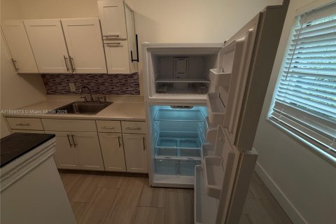 Снять в аренду виллу или дом в Форт-Лодердейл, Флорида 1 спальня, 169.64м2, № 1950873 - фото 3