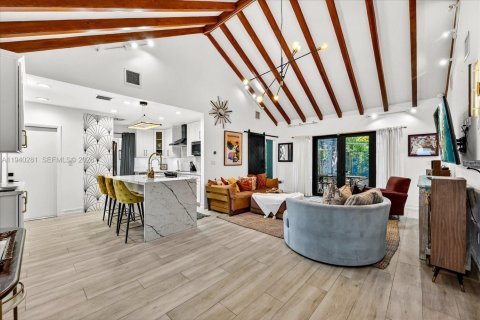 Villa ou maison à louer à Miami, Floride: 3 chambres, 141.03 m2 № 1997374 - photo 3