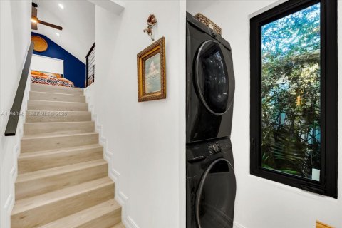 Villa ou maison à louer à Miami, Floride: 3 chambres, 141.03 m2 № 1997374 - photo 25