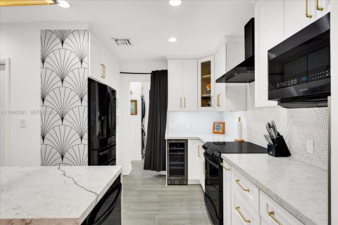 Villa ou maison à louer à Miami, Floride: 3 chambres, 141.03 m2 № 1997374 - photo 11