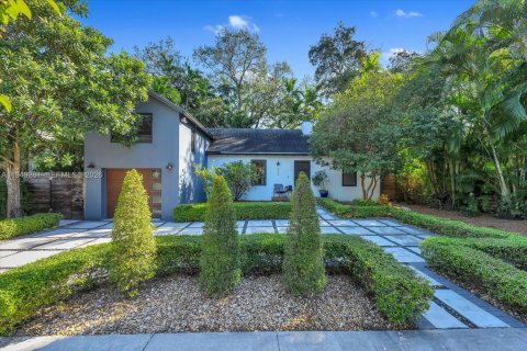 Villa ou maison à Miami, Floride 3 chambres, 141.03 m2 № 1997374