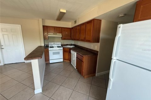 Apartamento en alquiler en Clearwater, Florida, 1 dormitorio, 75.81 m2 № 2229974 - foto 4