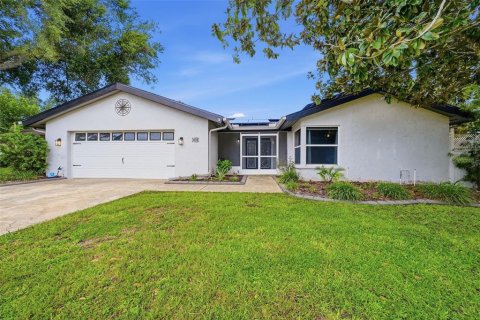 House in Palm Harbor, Florida 3 bedrooms, 158.12 sq.m. № 2315187