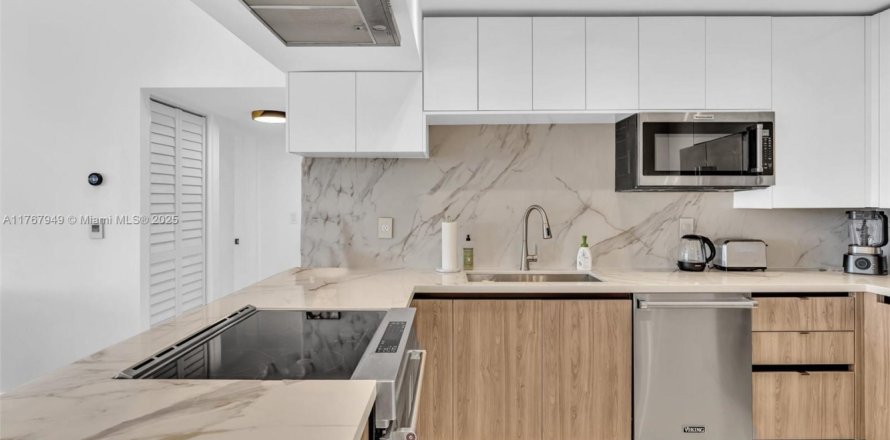 Condominio en Aventura, Florida, 2 dormitorios № 1700321