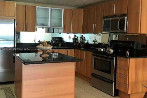 Copropriété à louer à Sunny Isles Beach, Floride: 1 chambre, 92.9 m2 № 2071125 - photo 4