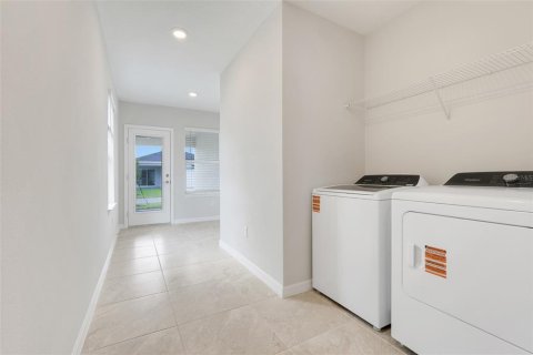 Casa en alquiler en Orlando, Florida, 4 dormitorios, 159.33 m2 № 1894581 - foto 27