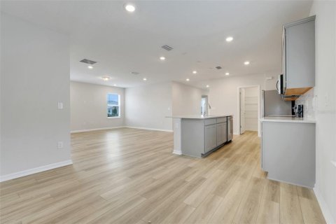 Casa en alquiler en Orlando, Florida, 4 dormitorios, 159.33 m2 № 1894581 - foto 7