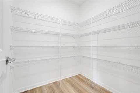 Casa en alquiler en Orlando, Florida, 4 dormitorios, 159.33 m2 № 1894581 - foto 12