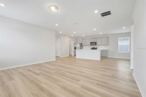 Casa en alquiler en Orlando, Florida, 4 dormitorios, 159.33 m2 № 1894581 - foto 8