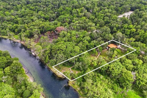 Casa en Fort White, Florida 2 dormitorios, 117.89 m2 № 2134306