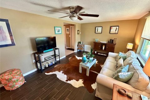 Casa en venta en New Port Richey, Florida, 3 dormitorios, 105.91 m2 № 1755621 - foto 3