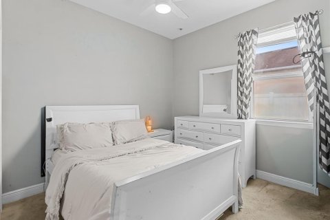 Casa en venta en DeLand, Florida, 4 dormitorios, 183.2 m2 № 2134365 - foto 28