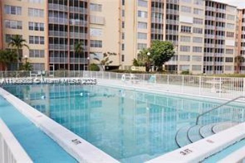 Copropriété à vendre à Miami, Floride: 1 chambre, 87.98 m2 № 2015906 - photo 13